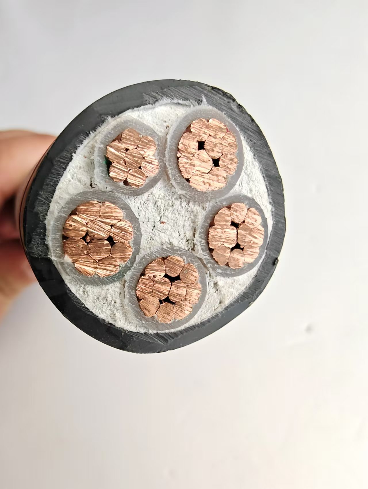 不同級(jí)的阻燃電纜有什么區(qū)別呢？